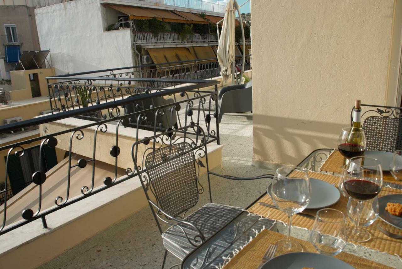 Soulis' Penthouse Near Acropolis Atenas Exterior foto